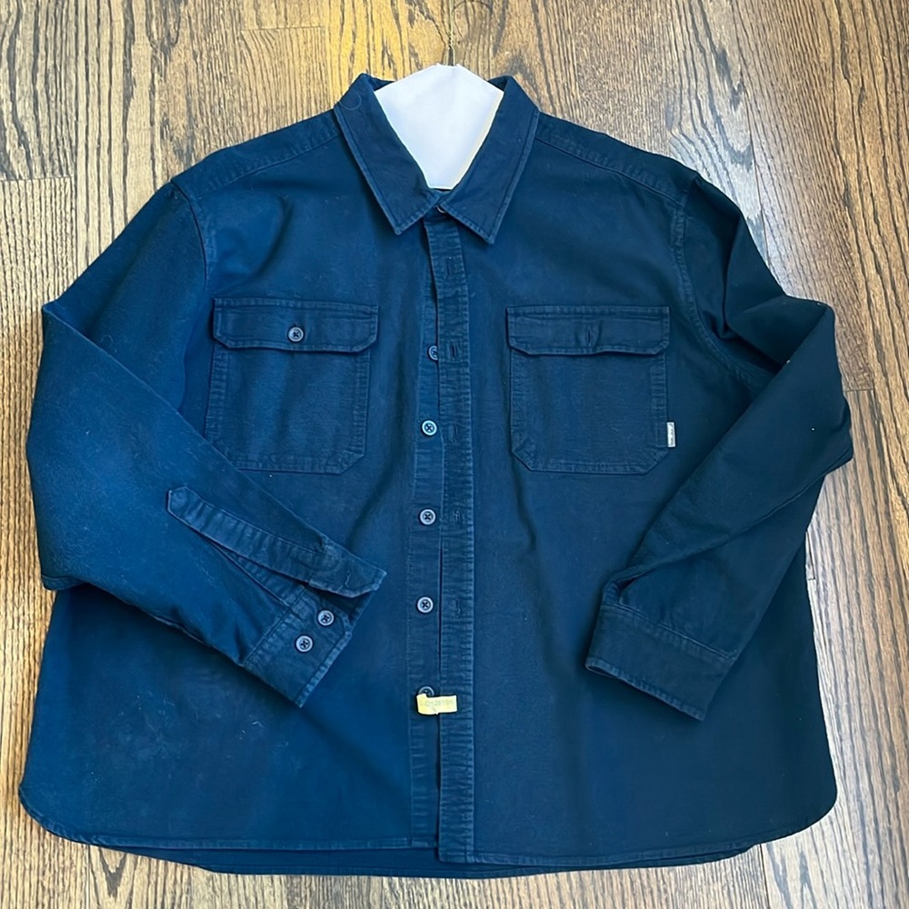 Eddie Bauer long sleeve heavy weight shirt with two front pockets - EUC